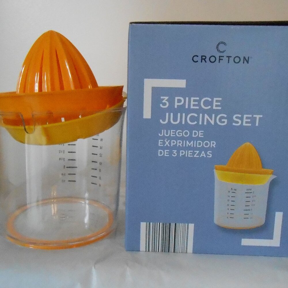 Crofton Manual 3 Piece Juicing Set- 2 Cup Juice Container & 2 Juice Reamers-NIB